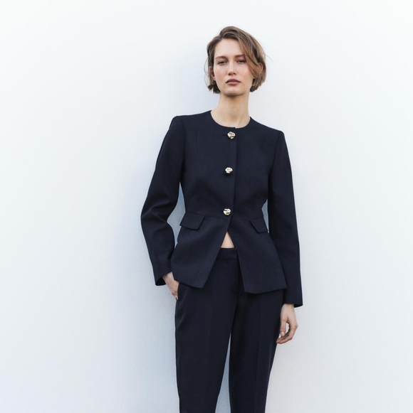 Zara Jackets & Blazers - TAILORED ROUND NECK BLAZER SIZE XS
